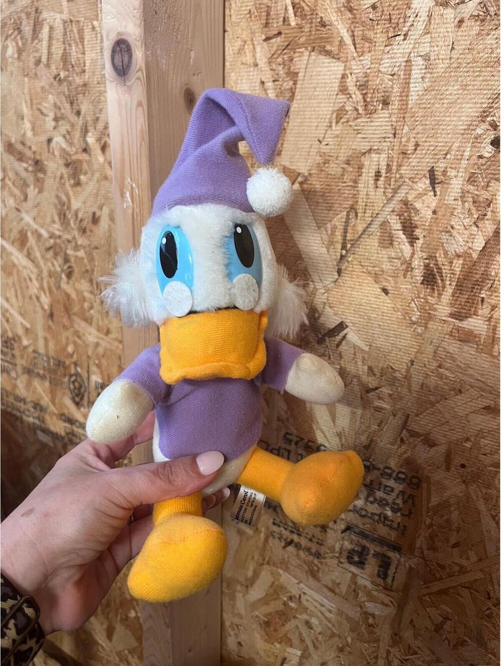 Mickeys Christmas Scrooge - 11